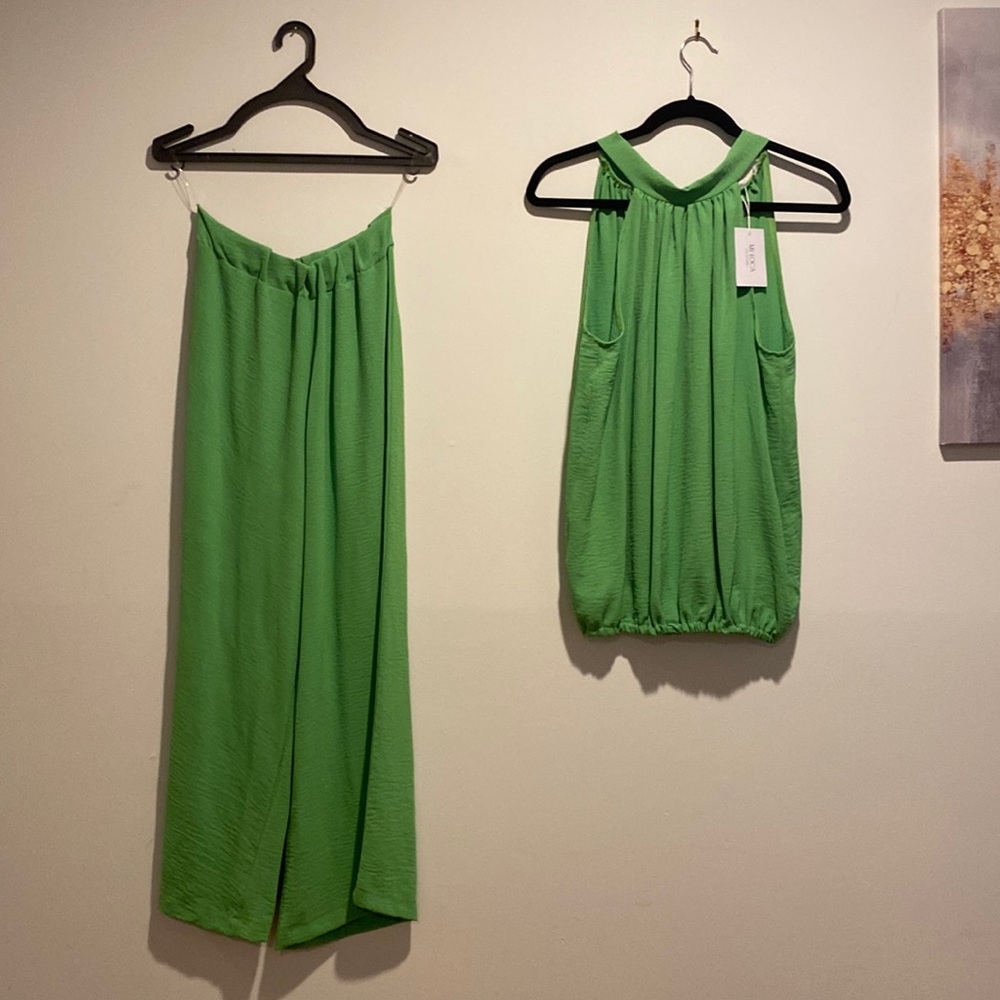 Green cute set with tie-able back